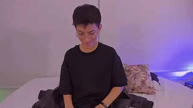 alexandersawyer live sex cam