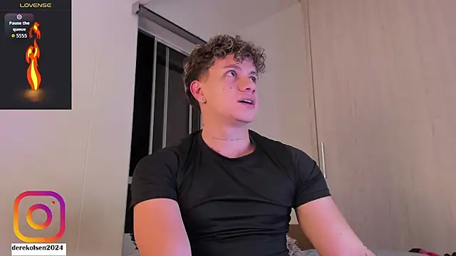 DerekOlsen live sex cam