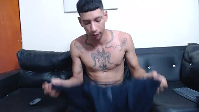 biigjhonny live sex cam