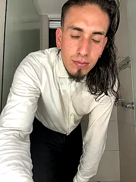 Tom_blunt96 live sex cam