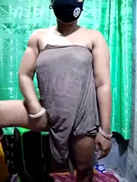 Mistompa24 live sex cam