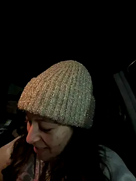 SaintNina live sex cam