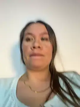 Emiily_lee live sex cam