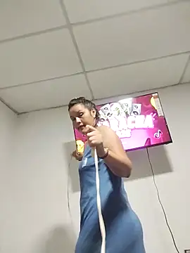 Paola-Lond live sex cam