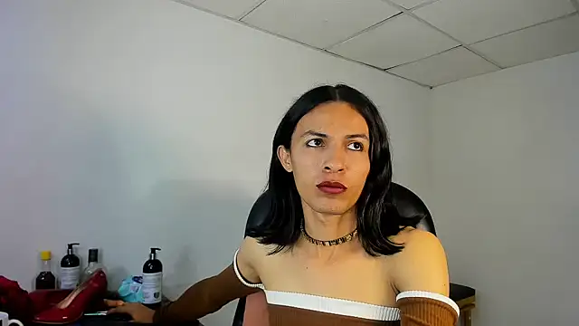 Aisha_hotts777 live sex cam