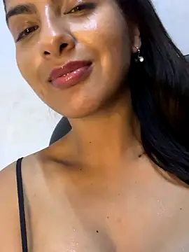 chicachocolate01 live sex cam