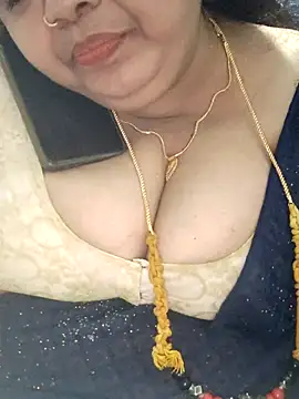 tamilthanushri live sex cam