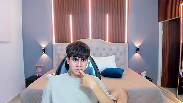 Tommy18__ live sex cam