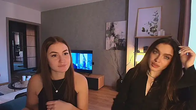 MayaGlow live sex cam