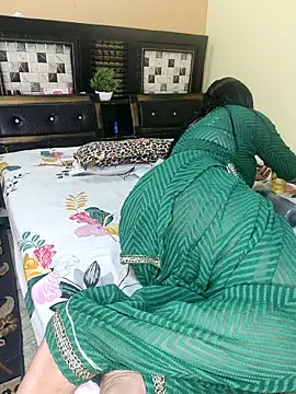 PRIYA_22 live sex cam