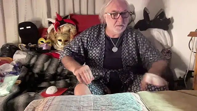 EroticVenetian live sex cam