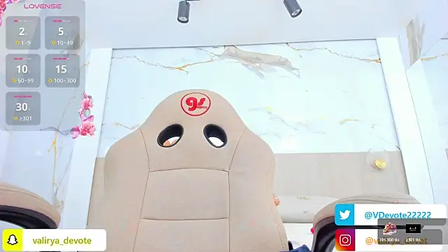 valirya_devote live sex cam