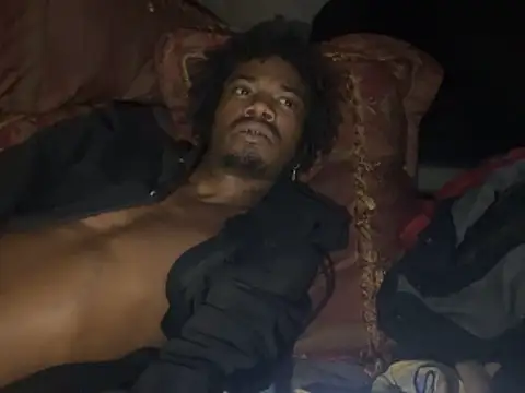 SlimeCrownzOut5 live sex cam