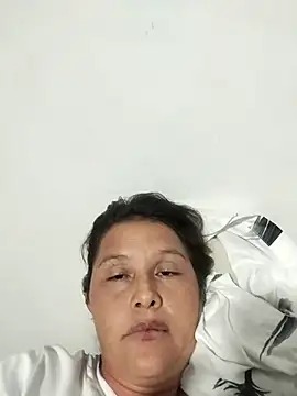 Paola-Lond live sex cam