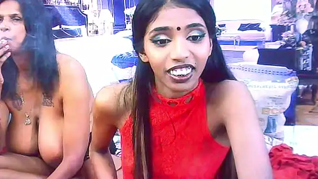 IndianSexySlender live sex cam