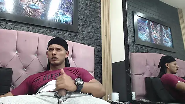 Chris_Dick23 live sex cam