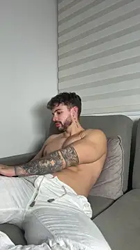 Valenthino_Salvatore live sex cam