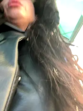 CrazzyChicks live sex cam