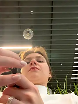 ValenciaShock live sex cam