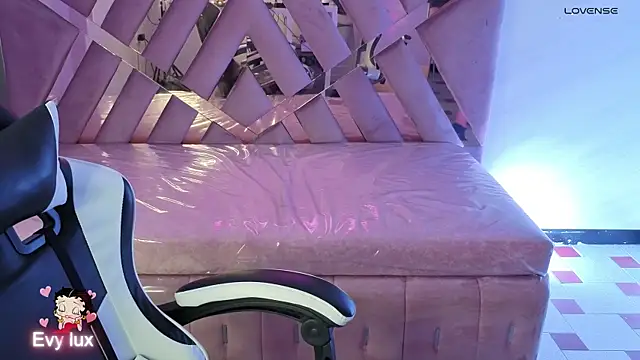 Evy_Luxx_v live sex cam