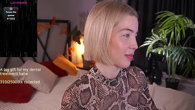 LindaThacker live sex cam