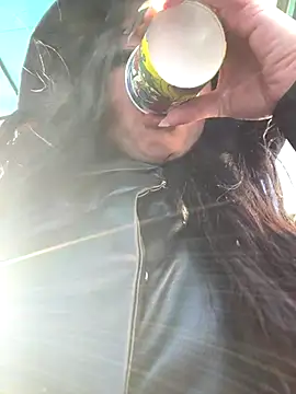 CrazzyChicks live sex cam