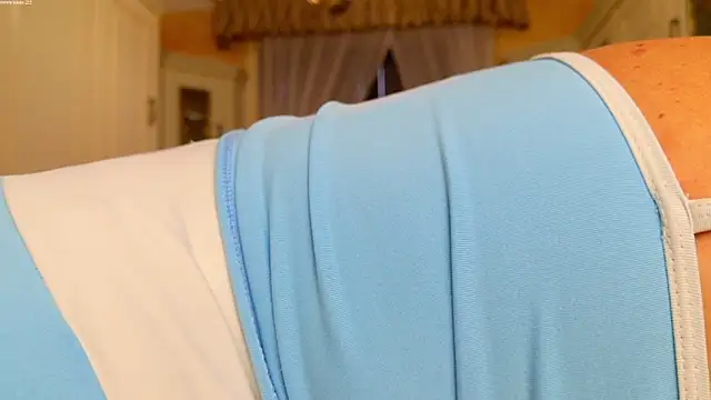 TUNDEROSE1 live sex cam