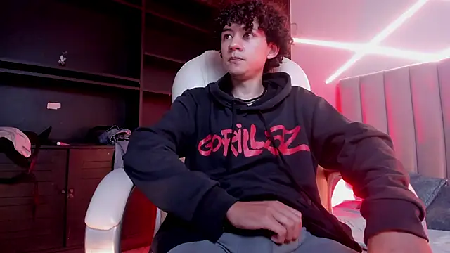 Helios_Obscuro live sex cam