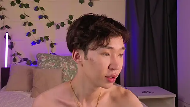 islendtakumi live sex cam