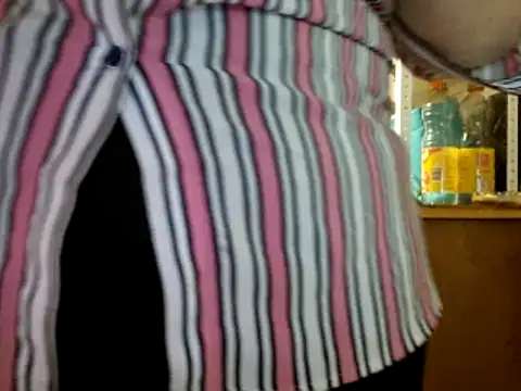 Samantha_Squirt@xh live sex cam