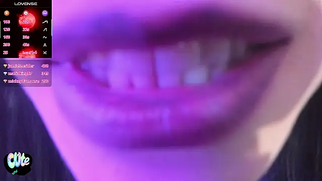 cutenaked_8 live sex cam