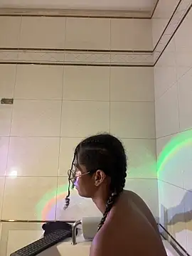 Maxim-Walker live sex cam