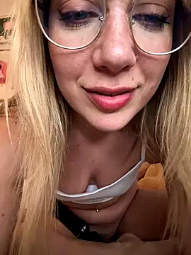 rileylovesyou live sex cam