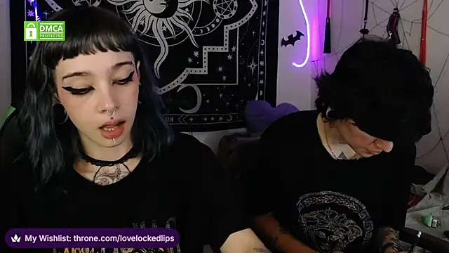 lovelockedlips live sex cam