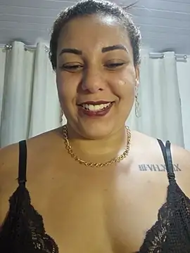 RuivaGiMisteriosa live sex cam