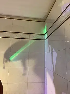 Maxim-Walker live sex cam