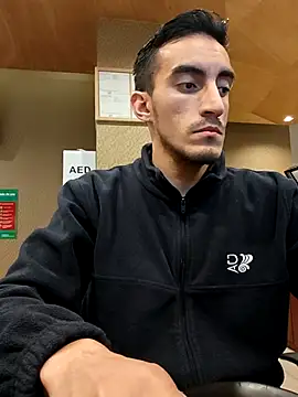 TommyMomentum live sex cam