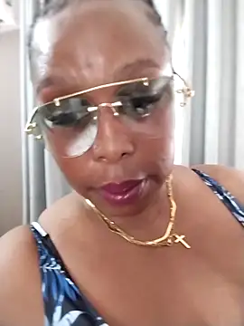 ThickyMinajxx live sex cam