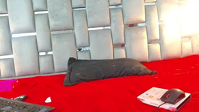 Memi_xxx live sex cam