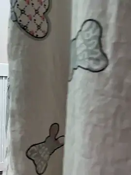 BigAssBee live sex cam