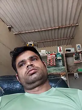 Priynkarani live sex cam