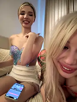 LaraHollywood live sex cam