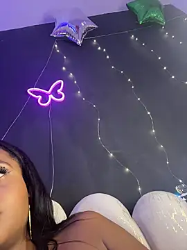 AlisonHoot69 live sex cam