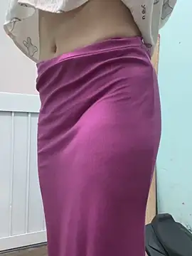 BigAssBee live sex cam