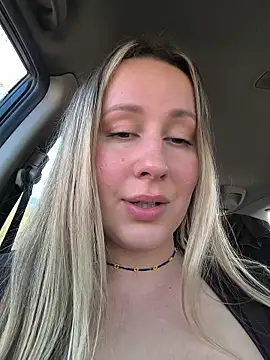 Mona_Plus live sex cam