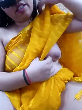 Iampriyaaa15 live sex cam