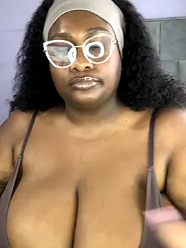 bustytitsxxx live sex cam