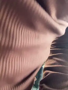 BigAssBee live sex cam