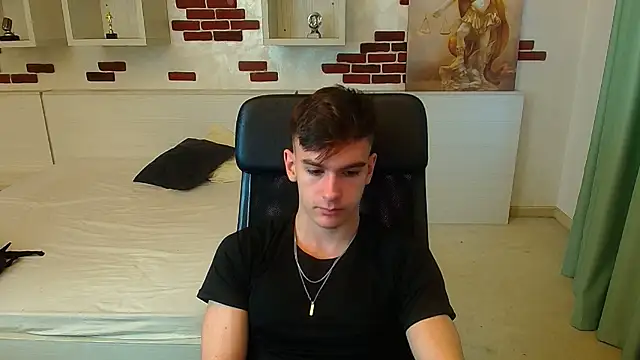 BradyFlint live sex cam