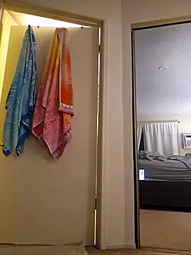 Roddog18 live sex cam